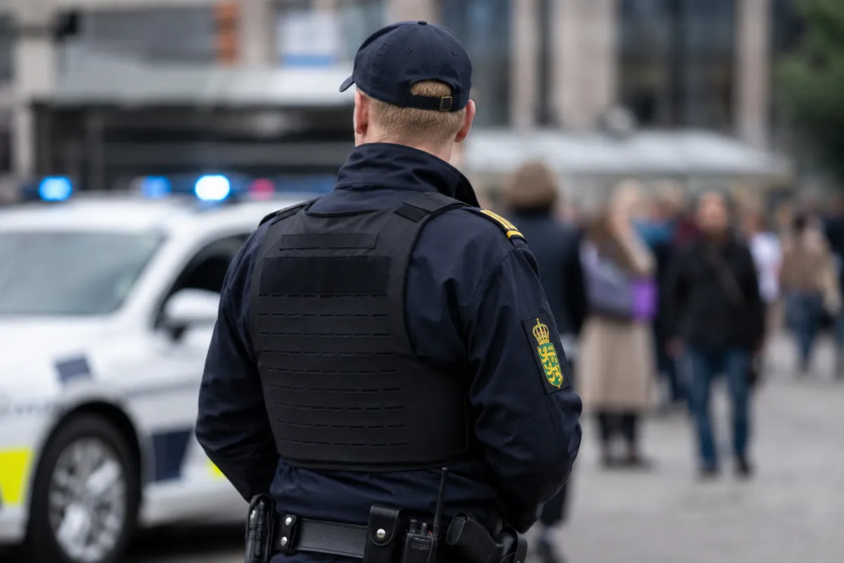 Kvinde anholdt efter forsøg på bedrageri i kiosk i Randers